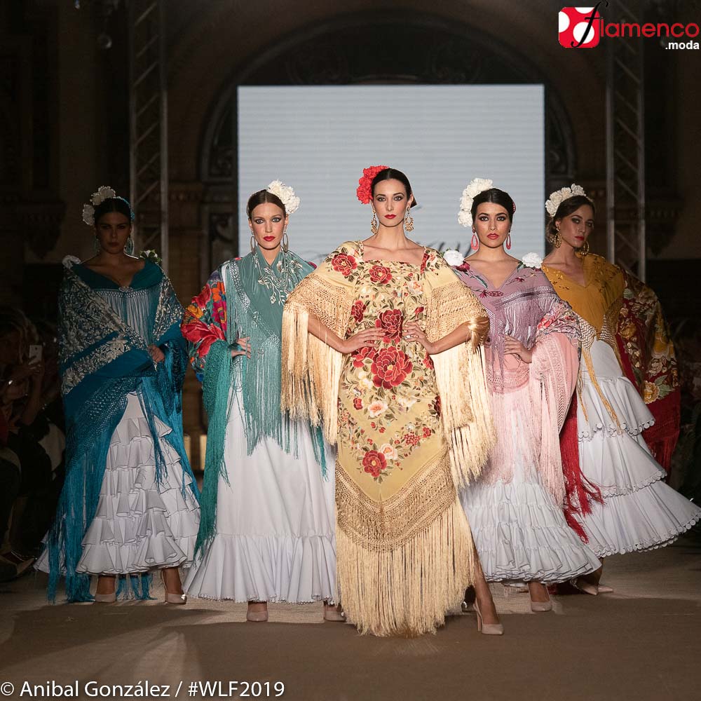 La #modaflamenca también va de mantones, los de Juan Foronda en <a href="/WeLoveFlamenco/">We Love Flamenco</a> en la primera jornada #wlf19 
fotos: Aníbal González

flamenco.moda/juan-foronda-b…