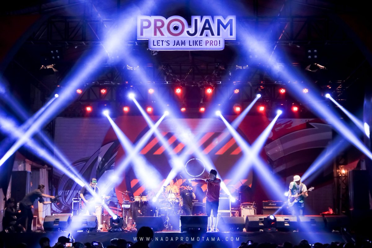NadaPromotama's tweet image. #throwback
PROjam

Area Parkir Technomart Karawang
11 Maret 2017

📷: Adia Puja
#nadapromotama #projam #projamID #temenanitu