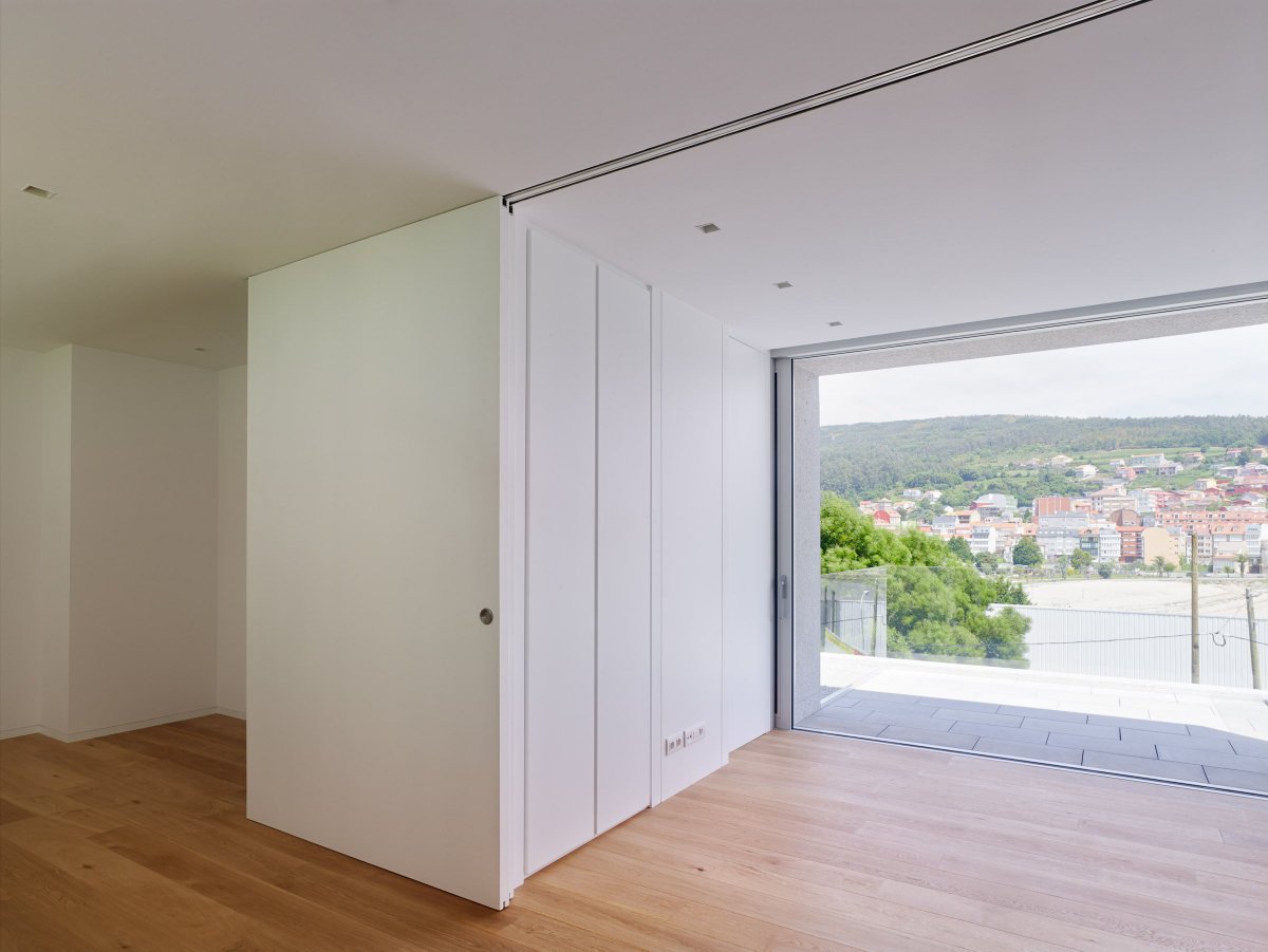 KleinDoors's tweet photo. Simple, clean and elegant. Mobile wooden #partitions will give your #interiordesign project spatial flexibility and versatility. https://t.co/t50KBGrlgt #Interiors #SlidingPanels #KleinDoors #SlidingDoors #Accessibility https://t.co/JDuWIQmD4x
