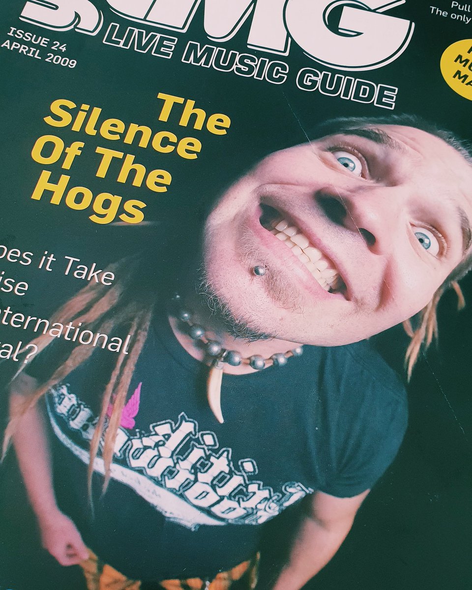 marie kondo-ing the shit outta my place. my @yourlmg mags spark joy, this one in particular. it can stay. 🐽💖