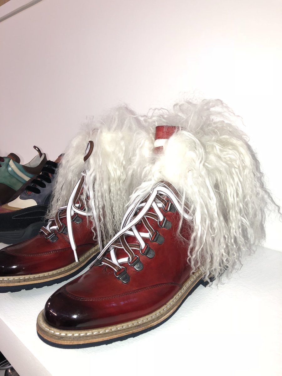 KARKALIS_COM's tweet photo. Prints all-over, ugly sock sneaker 👟 and hairy boots: EsQualo and Melvin &amp; Hamilton presented the AW trends 2019/2020 at the fashion fairs in Berlin. 👀👗👞👟👢🧥 #bfw2019 #fashion #shoes #trends #preview #fashionfair #berlin #agencylife #meeting #clients https://t.co/hRNsgjFEPL