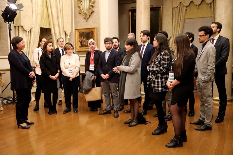 YoungMedVoices's tweet image. Young participants to the #LeadershipSeminar visit the Presidential Palace of Malta and exchange views with Acting President Dolores Cristina: “#YoungMedVoices demonstrates that south and north need to tackle common issues together” #DebatetoAction @eu_eeas @eu_near