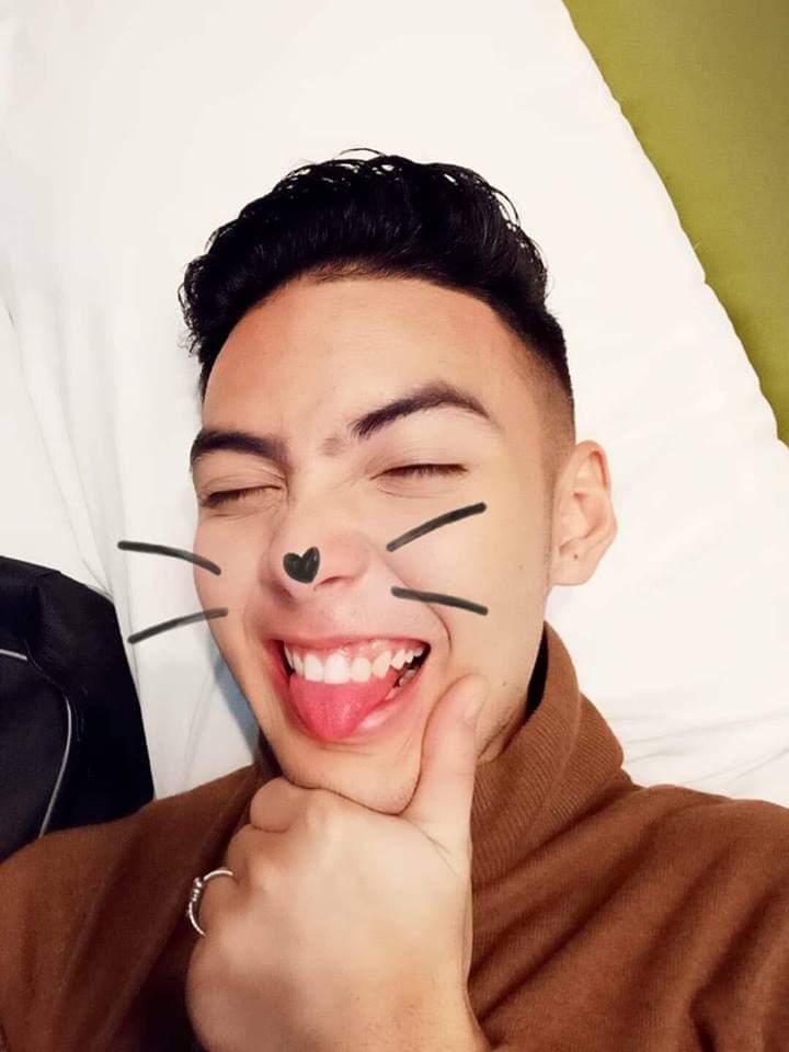 marielastuaa's tweet photo. Kurt when feeling bored. 😍 Sana lage kang bored bebe boy hahahaha 😜
Ang cuuuuute.. ang gwapoooooo!💕

#KuLay @KurtAccOfficial FB update. https://t.co/rykm12j0XV