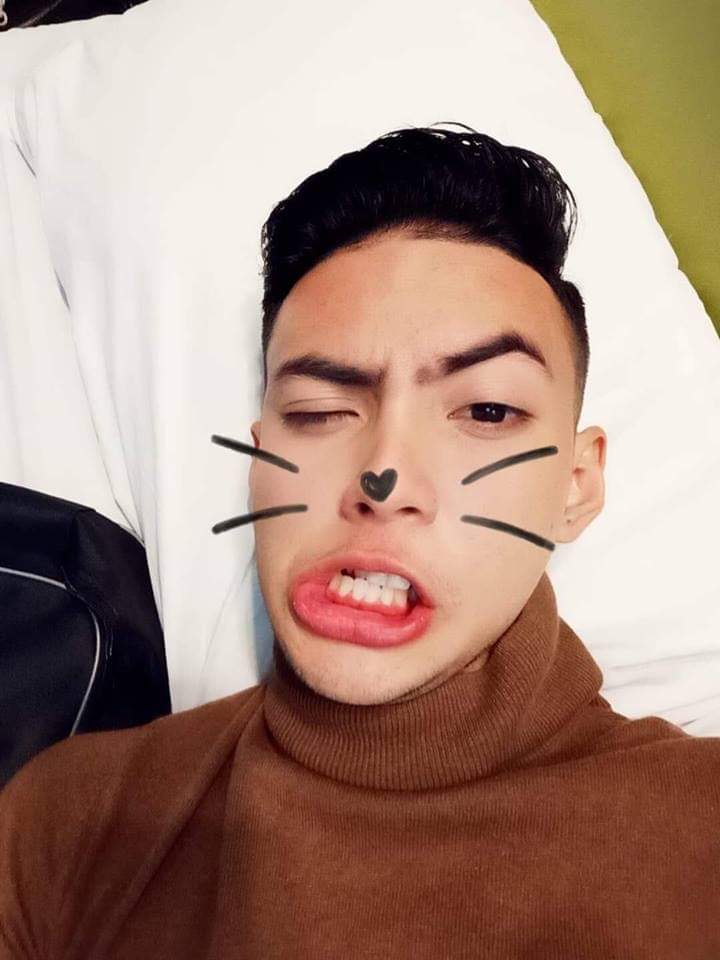 marielastuaa's tweet photo. Kurt when feeling bored. 😍 Sana lage kang bored bebe boy hahahaha 😜
Ang cuuuuute.. ang gwapoooooo!💕

#KuLay @KurtAccOfficial FB update. https://t.co/rykm12j0XV