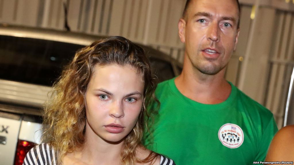 radiosvoboda's tweet image. Відому через антикорупційне розслідування Навального Настю Рибку депортували з Таїланду – ЗМІ
bit.ly/2MeVLyk