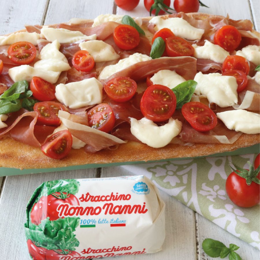 nonnonanni_it's tweet photo. Oggi si celebra il piatto italiano che tutto il mondo ci invidia: la pizza! 🍕 

Quale di queste due originali versioni di pizza preferisci:
pizza attorcigliata con Squaquerello Nonno Nanni
o
pizza con prosciutto crudo e il nostro celebre Stracchino? https://t.co/4mSmgQRy1K