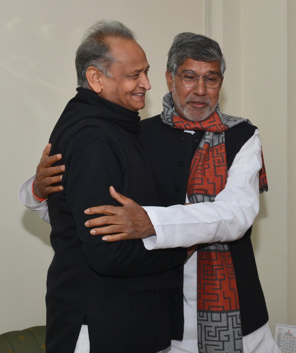 ashokgehlot51's tweet photo. Had a meeting with Nobel Peace Laureate Kailash Satyarthi ji and his wife at #Rajasthan Vidhansabha.. https://t.co/1XsMOFp6xO