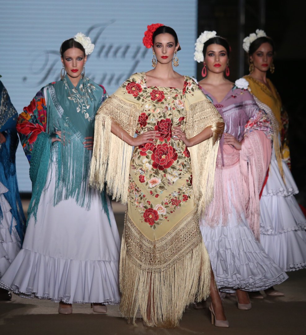 FOTOGALERÍA | Juan Foronda presenta "Balbuena", todas las imágenes del desfile en We Love Flamenco 2019 wappi.click/eh8bi2