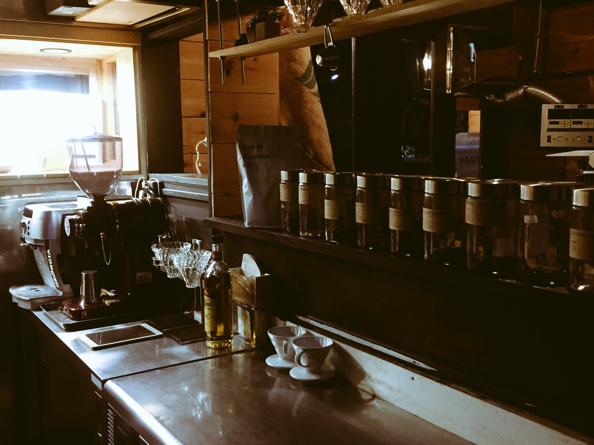 PlantBy's tweet photo. 【臨時休業のお知らせ】
1月18日(金)、glin coffeeロースター店は研修のためお休みさせていただきます。急なお知らせで申し訳ありません。
なお、元町1号店、大工町店は通常通り営業しております。みなさまのお��しをお待ちしております♪ https://t.co/eNa0yQdj18