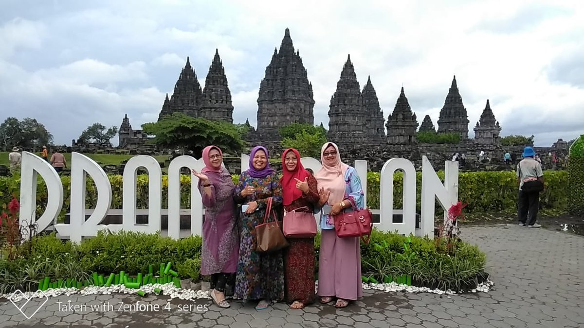 Beta Wisata Yogyakarta
Agen perjalanan wisata di jogja yang membantu memudahkan agenda piknik anda.
Lali utang, Piknik wae...

Reservasi Wisata Jogja
0821 3400 3500
#piknik #jogjawisata #paketwisata #wisatamurah #pakethoneymoon