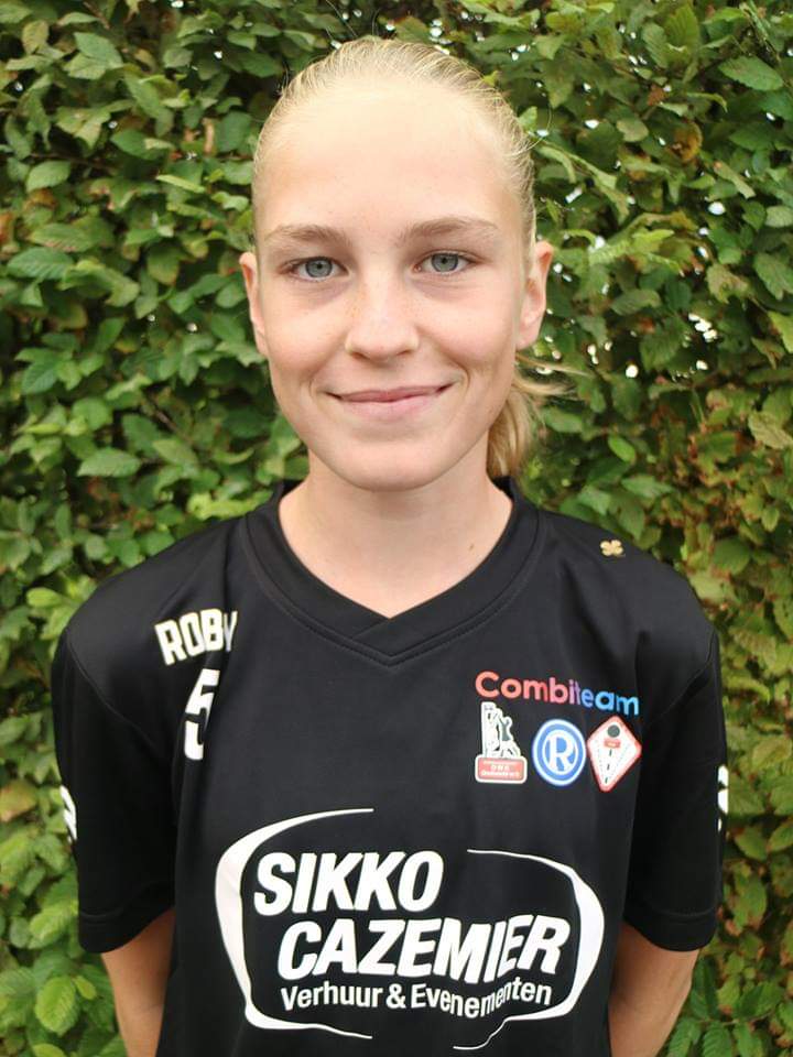 Marit Kant Rodenburger en Combispeler van de A1, is samen met OWK's selectielid gekozen om mee te dingen naar een plaatsje in Noord U17 2019.

Op maandag 21 januari hebben zij hun eerste selectiewedstrijd in Sportstad Heerenveen.

Zet hem op dames! Heel veel succes.