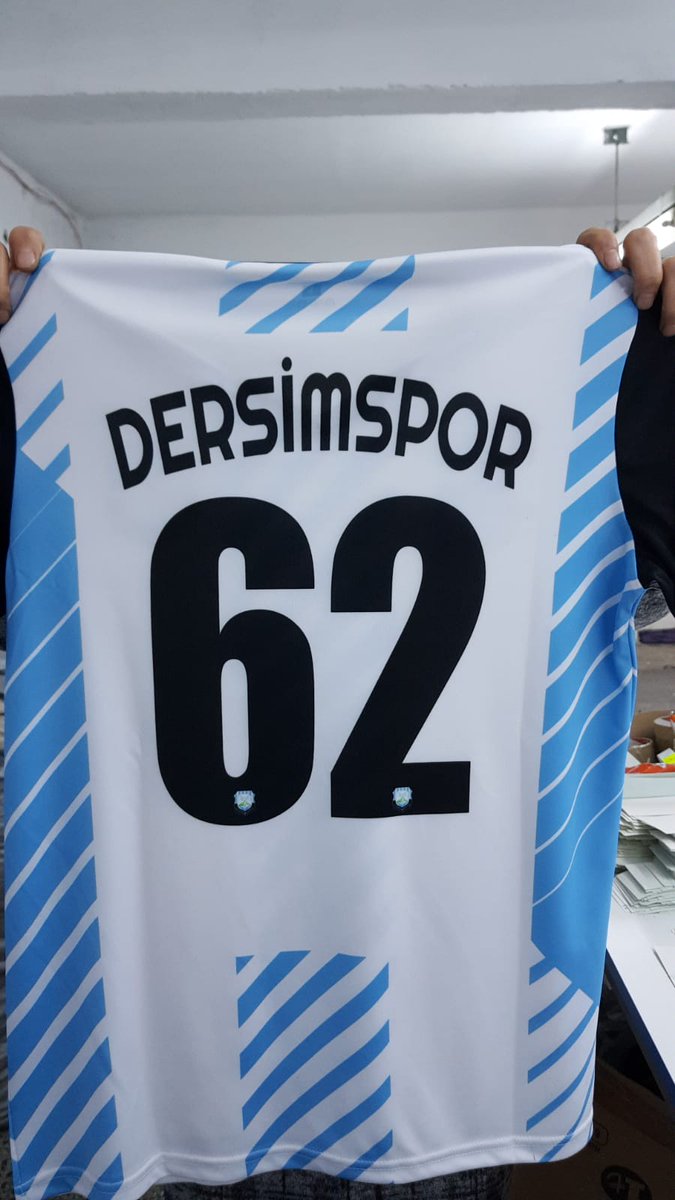 Kulübümüzün kuruluşunun 10.yılına özel formamızı pazar günü dayanışma gecemizde bulabilirsiniz 

Dersimspor Kulübü 

#Dersimspor