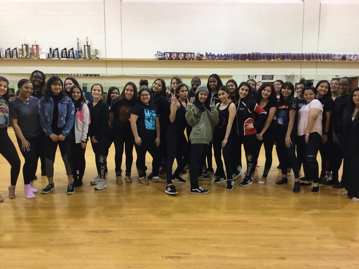 tfde_nisd's tweet photo. Thank you to special guest and Stevens Jazz Co alumni, Maddie for teaching an awesome hip hop master class to the Stevens dance dept! She’ll be back next weekend teaching a mucial theater piece at the TFDE convention! Don’t miss out!! #TFDE2019 #Jan26 https://t.co/g1HQecyERU