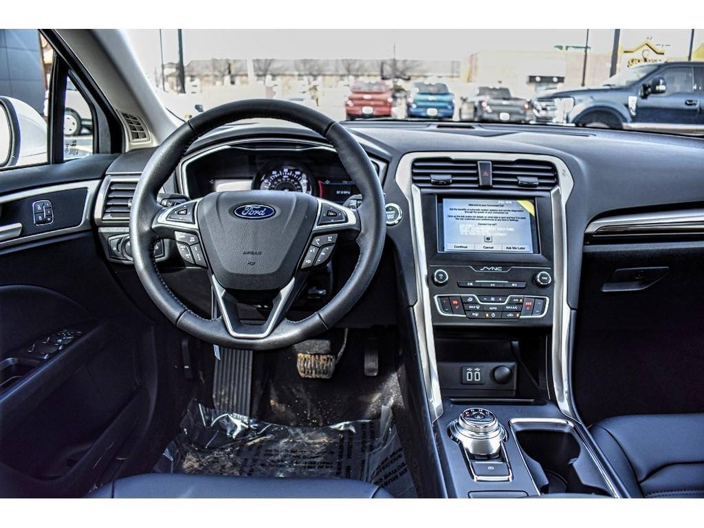 FentonFord's tweet photo. New inventory alert! 🚨 Come see us today at #FentonFord to test drive this gorgeous 2019 #Ford #Fusion SEL in White Metallic Tri-Coat. Visit us online to learn more: https://t.co/ecJU3qtacD https://t.co/NYGBPPDxTM