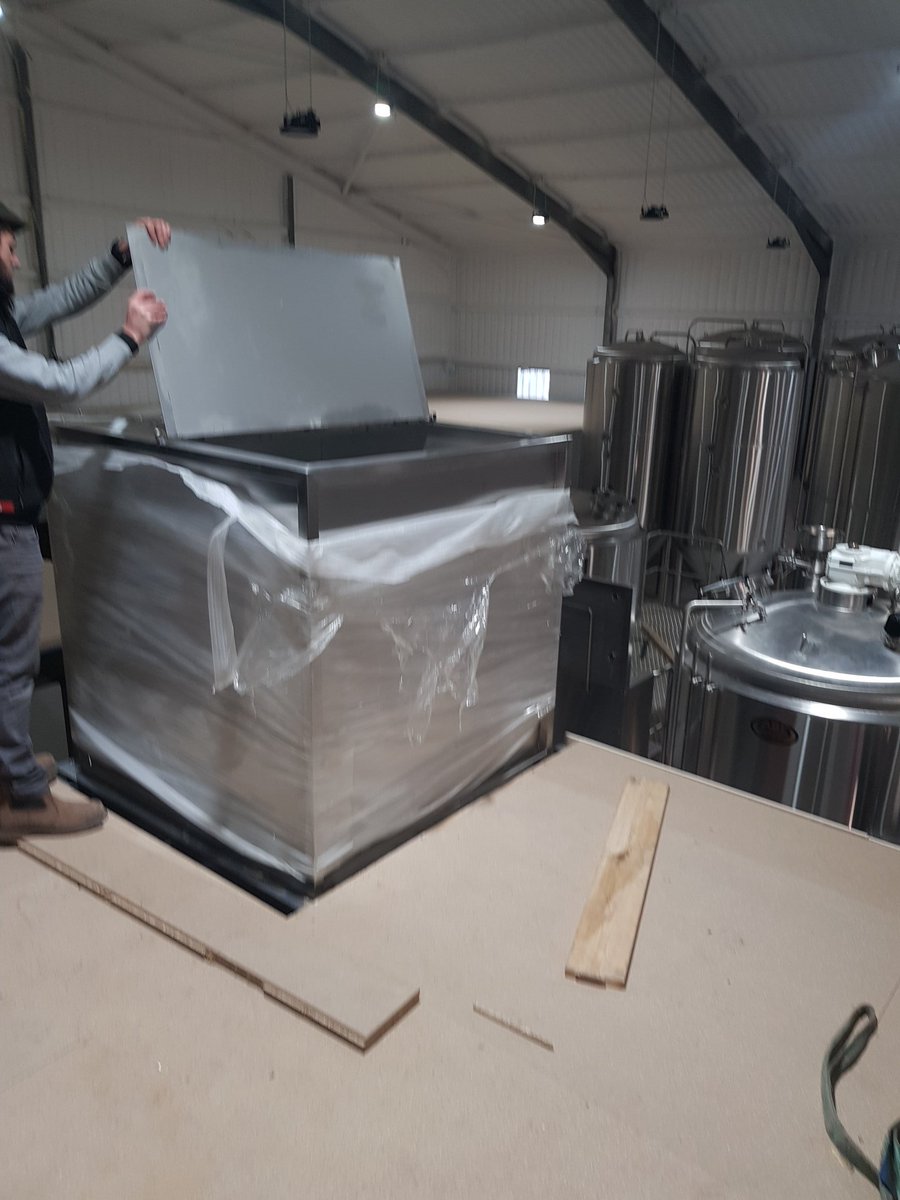 TeamUtopian's tweet photo. Train hopper is in #buildabrewery https://t.co/FSI4xt3iwY