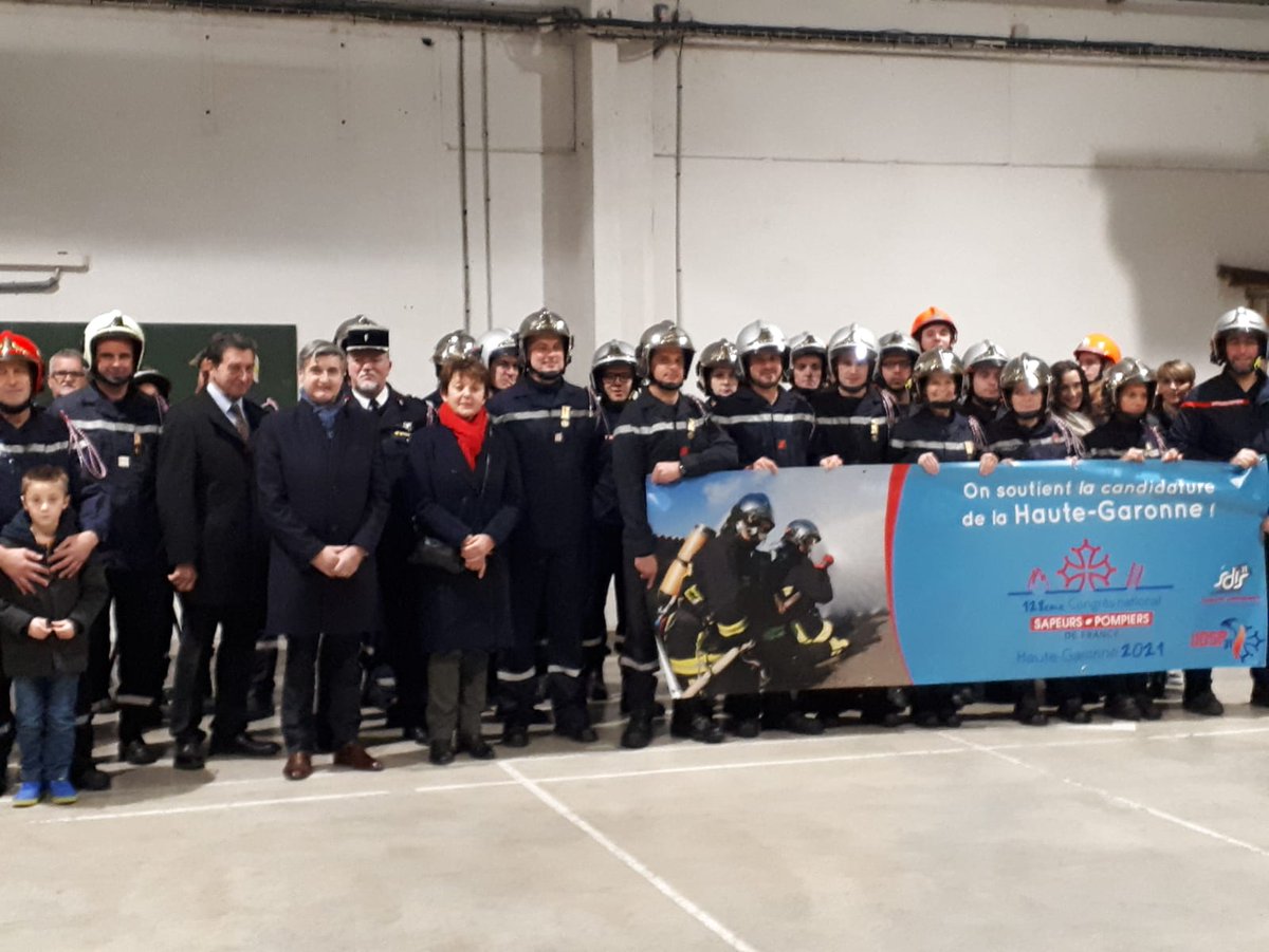 sdis31officiel's tweet photo. #CNSPF2021 La section des anciens sapeurs-pompiers, le centre de secours de #Carbonne, le président de l'#udsp32 et le directeur du @Sdis32 soutiennent la candidature de la @HauteGaronne pour l'organisation du congrès national des @PompiersFR en 2021. Merci à eux !!! https://t.co/9A54O987Ah