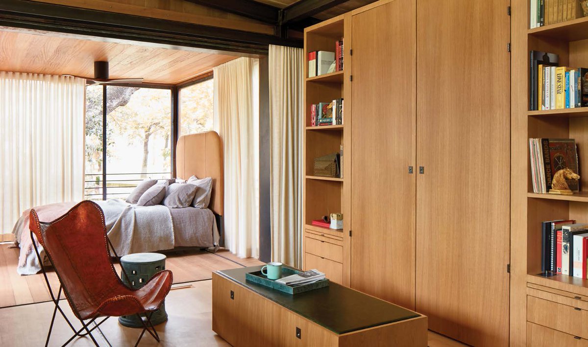 Interiors_mag's tweet photo. A modern Jewel Box in Austin, by @FORM_DsgnStudio and Mell Lawrence Architects. From our Jan+Feb issue. Subscribe to see it in print. https://t.co/ipdBUgovzX #modern #design #architecture #austin #jewelbox #interiors #interiorsmagazine https://t.co/J8NOHXiSUR