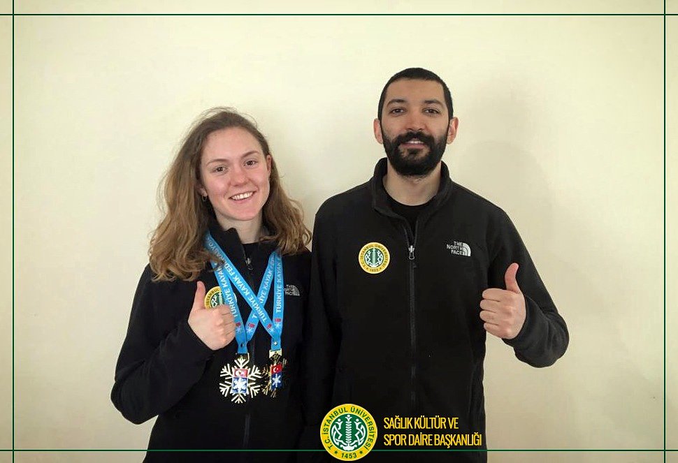 Üniversiteler arası kış olimpiyatları seçmelerine katılan öğrencimiz Özlem Çarıkcıoğlu yarışmaları birincilikle tamamlayarak kayak olimpiyat takımına adını yazdırdı.
#İstanbulÜniversitesi #iukisnowboard