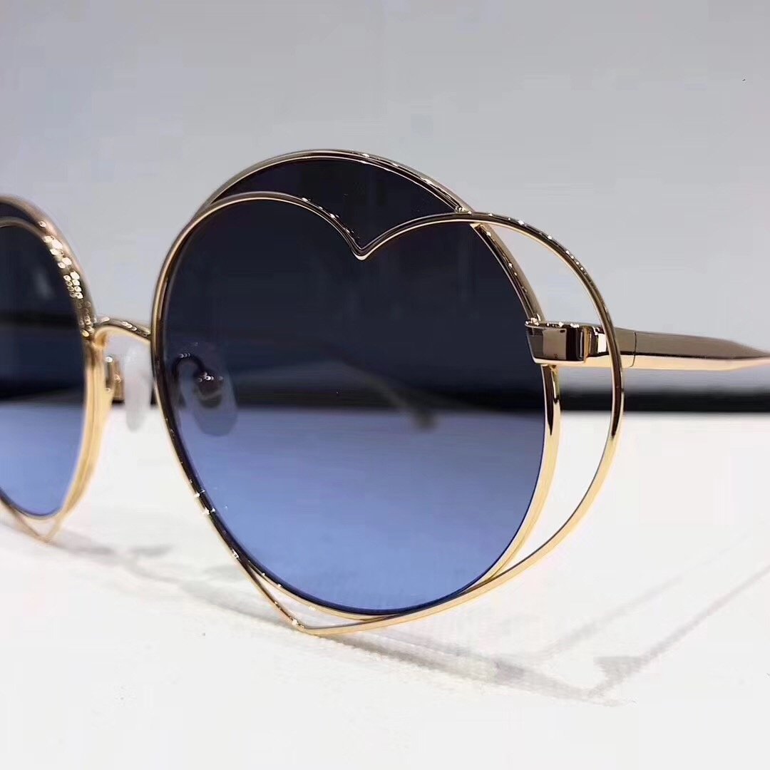 ForArtsSake2's tweet photo. Heart eyes 😍 (pictured: Valentine Navy) https://t.co/3RbMuh7t9f