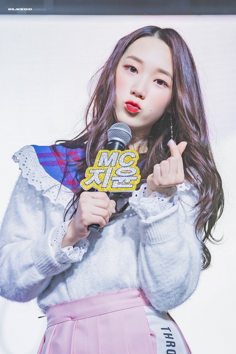 slsxod's tweet photo. 190112 Pre-Show (WE?) - OurNewDays!
#페이브걸즈 #FAVEGIRLS @FAVEGIRLS2018
#신지윤 #ShinJiyoon
#FAVEGIRLS #Pre_Show #WE? #OurNewDays! https://t.co/UhEDeWNCeW