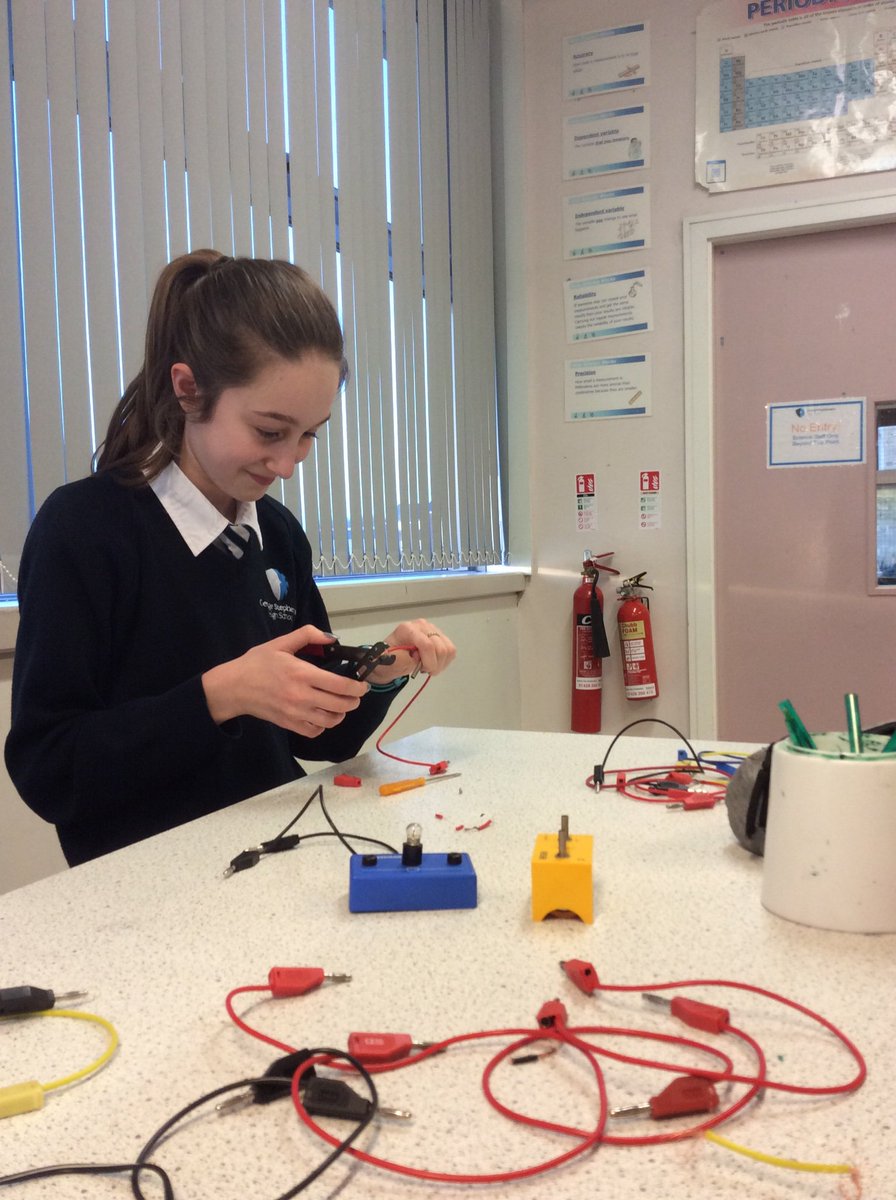 GSHS_STEM's tweet image. Wire these wires all broken! Electrical engineer in the making @GSHS_STEM @GSHS_transition  @GSHS_School