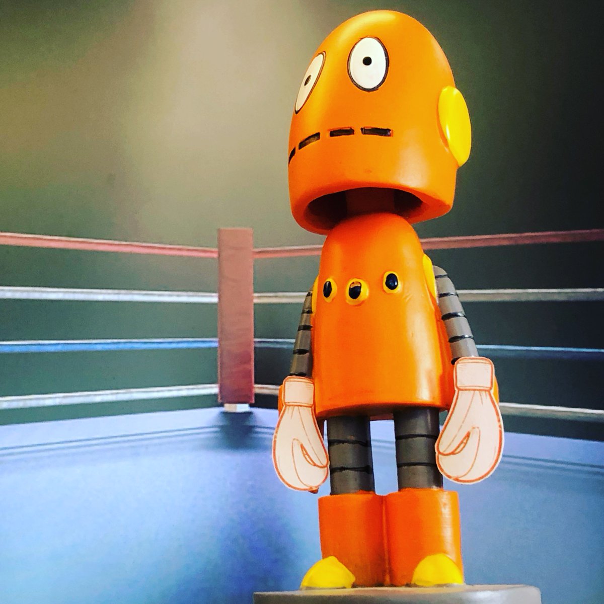 brainpop's tweet photo. Float like a butterfly, sting like a bee ... today's Featured Movie profiles the #GOAT #MuhammadAli, born on this day in 1942. For more #TinyMoby adventures and ill-fitting sports equipment, follow us on Instagram! #CassiusClay #TinyGloves https://t.co/6RWYFGxw0d https://t.co/Ny50pjwPBd