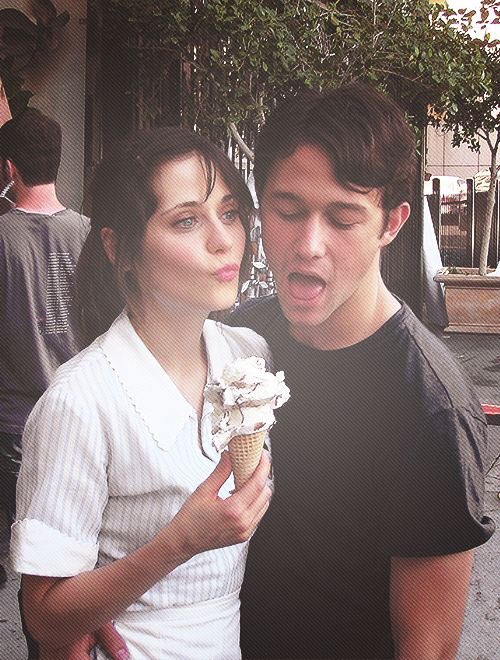 Happy Birthday Zooey Deschanel! 