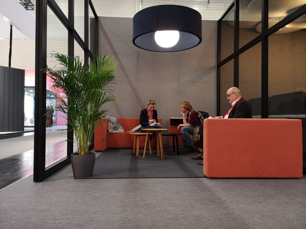 weknowscreens's tweet image. #TBT to our stand at Orgatec last year. It was such a great event and we loved having the space to showcase so many of our products together buff.ly/2VRQX6u #wedesignsilence #orgatec2018