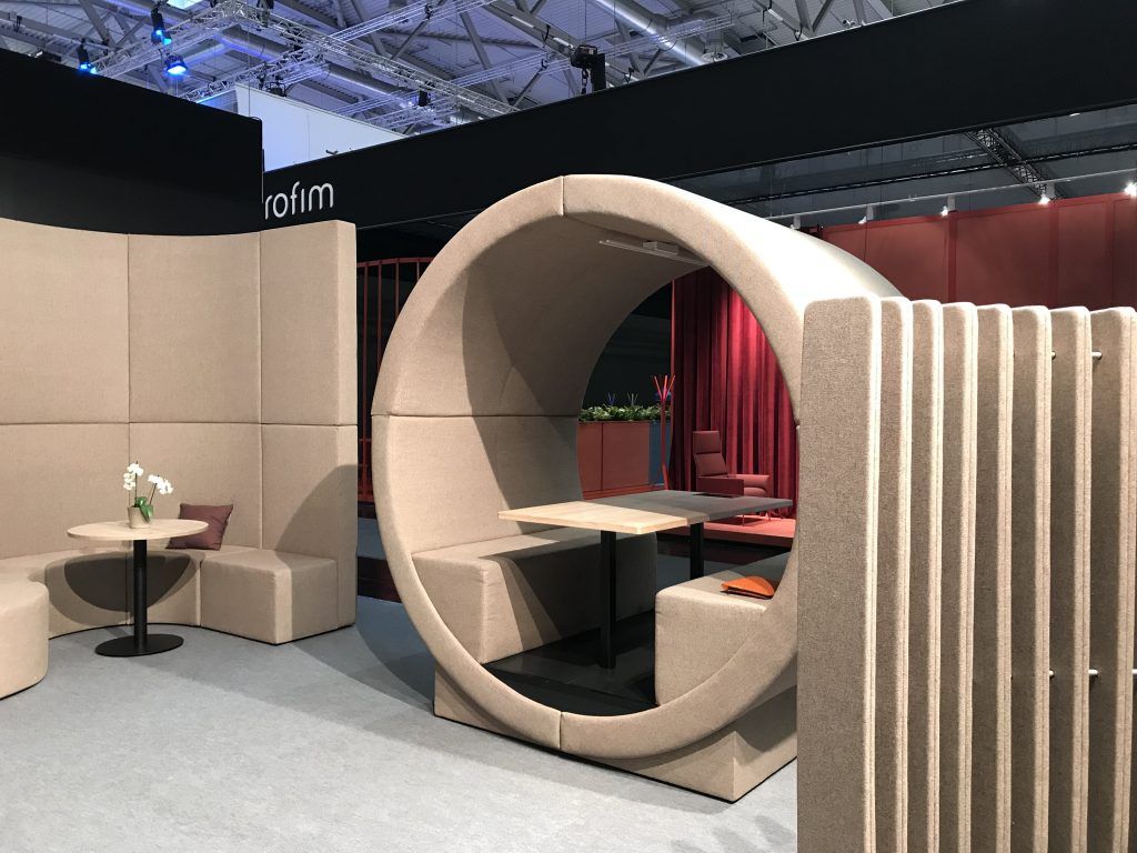weknowscreens's tweet image. #TBT to our stand at Orgatec last year. It was such a great event and we loved having the space to showcase so many of our products together buff.ly/2VRQX6u #wedesignsilence #orgatec2018