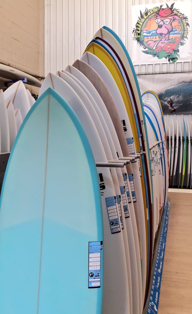 Apez140's tweet photo. Buena Tarde ya @surferrulemag 
Placer Saludaros, hoy desde @FullandCas #SurferRuleTeam.
¿Os Gusta mi nuevo #Longboard #AdrycsCove qué me han hecho?
#OldStyle.
Un Abrazo desde,
Alegría, Paz y Olas:-))) https://t.co/nMPGItx8kL