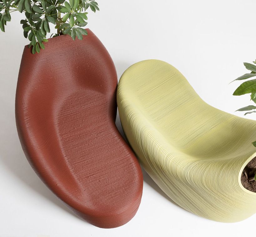 designboom's tweet image. zero waste lab by the new raw turns citizens' plastic waste into 3D-printed street furniture designboom.com/design/zero-wa…