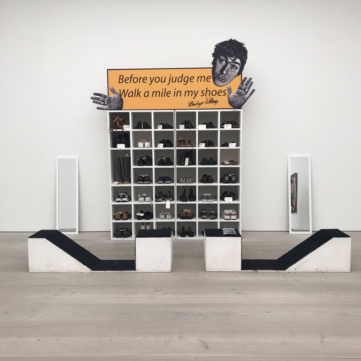 Very excited to see <a href="/marshmallowlf/">Marshmallow Laser Feast</a> <a href="/saatchi_gallery/">Saatchi Gallery</a> ... nice to see Bedwyr Williams ‘Walk a Mile in My Shoes’ whilst I wait <a href="/BedwyrWIlliams/">Bedwyr Williams</a>  #art