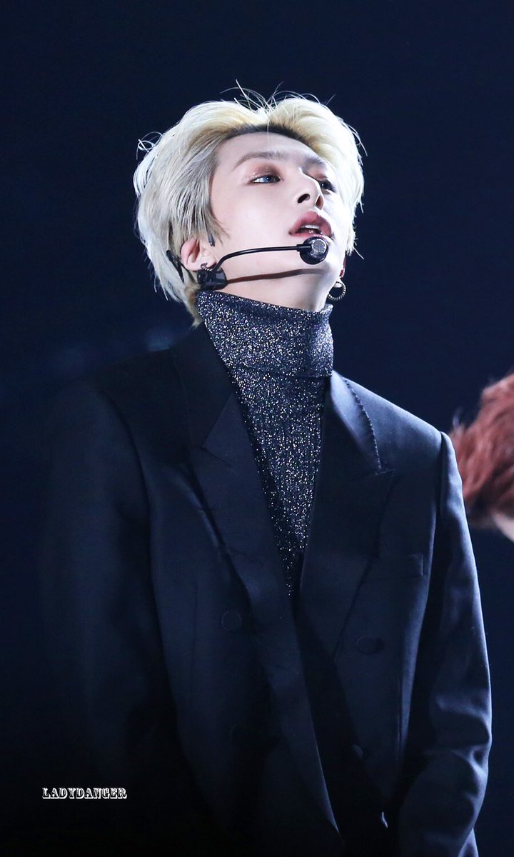 ladydanger_'s tweet photo. 190115 서울가요대상 SMA

무릎은 내가 꿇어야 하는데 
세상 아름다움이 아님 형원아😇

🔗https://t.co/kS6AMiEBxN
🔗https://t.co/k7kfIfQgIJ
🔗https://t.co/i5ixItUKqi
🔗https://t.co/i7fjUJAYSg

#형원 #HYUNGWON #H_ONE #ヒョンウォン #MONSTA_X #몬스타엑스
@OfficialMonstaX https://t.co/COJd9bnW84