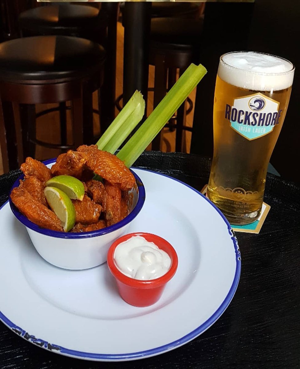 East On Dublin’s Doorstep 🌤 January Weekend Sale 🏷 One night stay with full Irish breakfast 🍳 Sally’s Crispy Chicken Wings with a choice of Our Special Recipe Hot 🥵 Sauce or Our Jack Daniels BBQ sauce Served with @rockshorelager 🍺 €50 PPS #Arklow theroyalhotel.ie