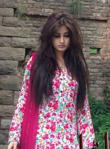 A kashif nisar directorial.Not so conventional,unique,psychopath,dark and deep character Pari who shares a strong bond with her ruqaiyya aapa but their bond is tested with the arrival of azam.Sannata was completely out of box project not everyone's cup of tea #sajalaly