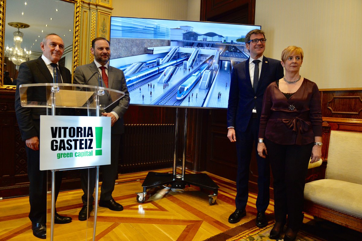 arantxa_tapia's tweet photo. 🚅✍ Luz verde al soterramiento de la alta velocidad en #Vitoria-#Gasteiz. El tramo bajo tierra sumará 3.610m entre la calle Pedro Asua y el Boulevard de Salburua y liberará 90.000 m2 de superficie para usos urbanos ➡️ https://t.co/pXarCnCqUS https://t.co/ztdINKl4VR