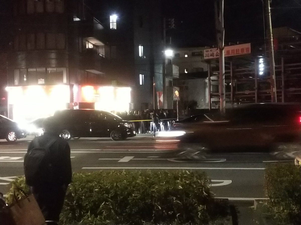 川崎市川崎区大島の路上で男性が拳銃で撃たれた事件現場の画像