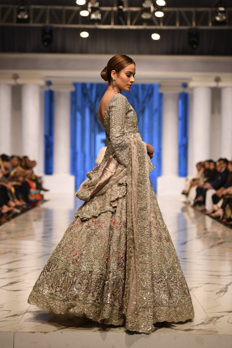 MediaSpringPk's tweet photo. #ThrowbackThursday @IamAlyzehgabol walking for Sara Rohale Asghar at #FPW18 https://t.co/otATmD1h8u