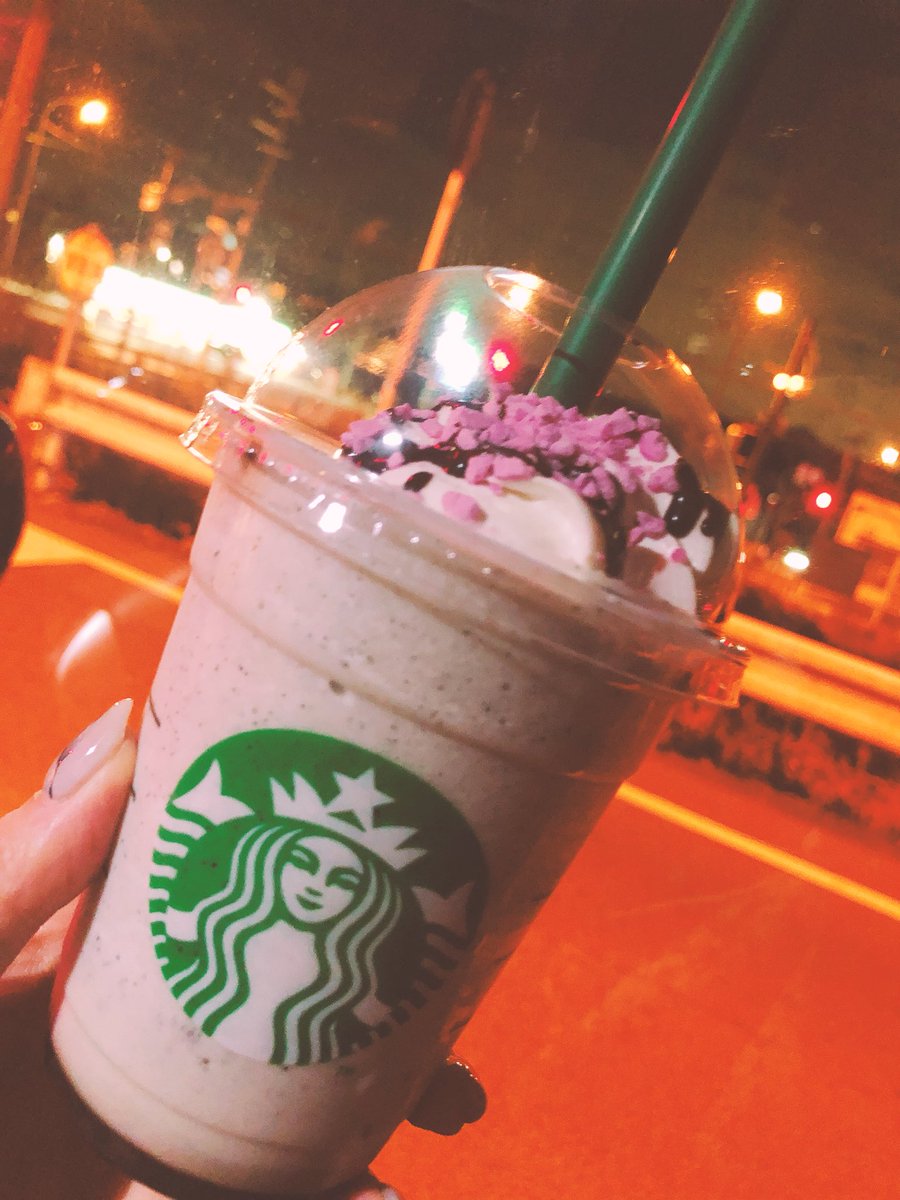 スタバの新作ちゃん♡!
#Starbucks #バレンタインカスタマニアフラペチーノ #ロマンティックカスタマニアフラペチーノ
明日はマイホールだよん♡!