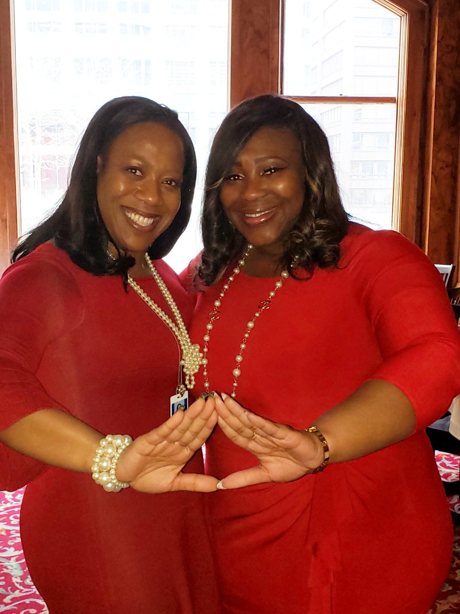 MsToya1913's tweet photo. #DeltaLove2019 at @Macys Walnut Room. We gathered for a delicious lunch and fellowship with Sorors who work downtown Chicago.
🗣Celebrating 106 years of Sisterhood, 🔺️ #Scholarship 🎓 and Service.
#DST1913 🔺️❣🐘#DST106
#JoyInOurSisterhood @dstinc1913 #DeltasAtWork https://t.co/htJusZCYtK