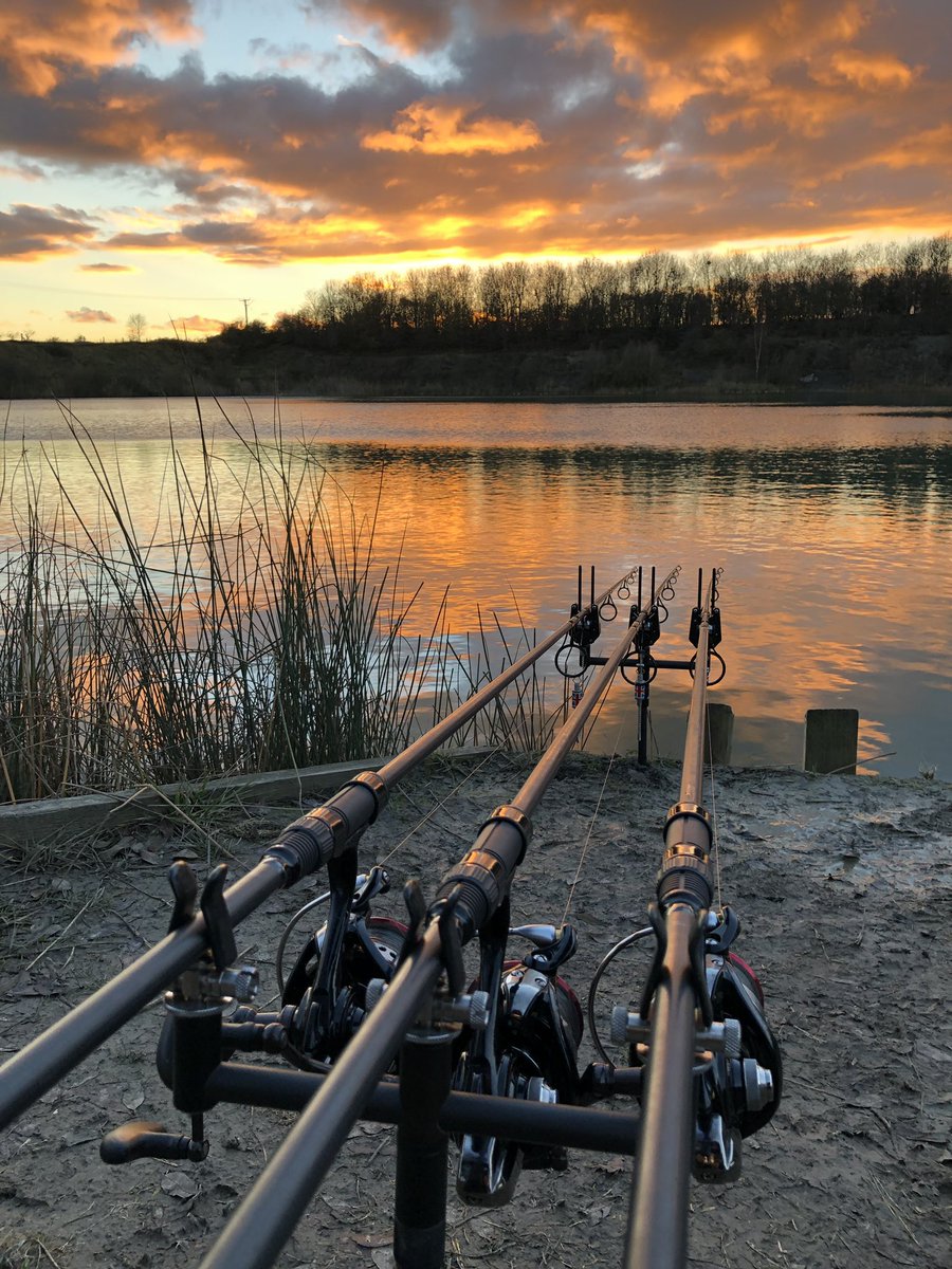 Amazing sunset, it’s not all about catching fish! #sunset_pics #nofilterneeded #reflections #clouds <a href="/itvweather/">ITV Weather</a> <a href="/UKweatherpics/">UK Weather</a> <a href="/StormHour/">#StormHour</a>
