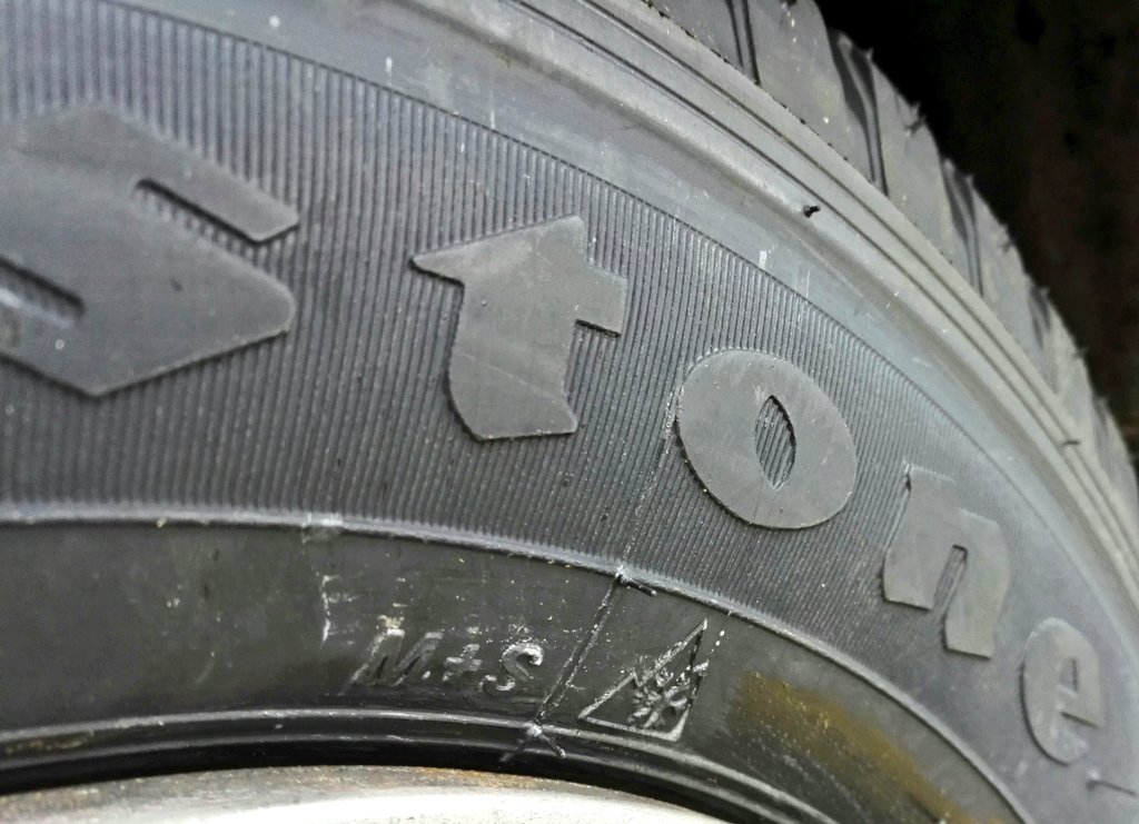 Firesnapper999's tweet photo. Family ππ fitted with Winter tyres. We only trust #ThreeMountainPeaks tyres 4 safety. In icy conditions you need 10x #SafetyCell distance 4 safe braking. NEVER trust your family's life to the legal min 1.6mm tread depth in β π§
Min:
β Winter 4mm
π Summer 3mm
#Drive2Arrive https://t.co/jKezeG2IHn
