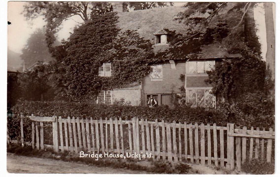 Memories Cafe at Bridge Cottage starts on Thursday 14th February 10am-12pm.
Come in to Bridge Cottage on the second Thursday of the month and tell us how you remember Uckfield, how it's changed while you've been here and about how your town has grown.