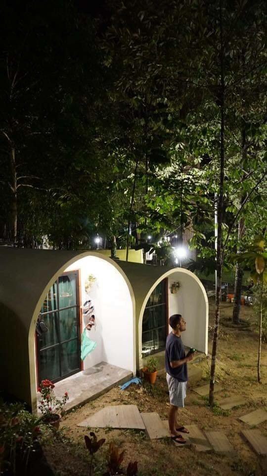 OhOrangKata's tweet photo. •OrangKataCuti•
Di Penang! 😍 Nice nampak sonok tenang je. Boleh lah free2 dtg sini bawa ksygn. Onz beb! Nak ajak siapa 🥳🥳
#OrangKata
•
Ini adalah thread 👐🏻
•
📌 Eco Capsule Resort Taman Rimba, Telok Bahang 🌴🌴 https://t.co/UW0gyjgmh8