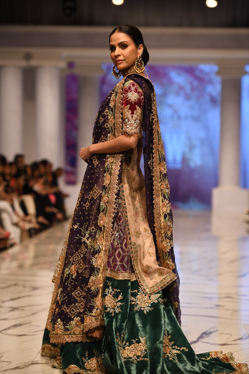 MediaSpringPk's tweet photo. A Throwback to #FPW18, @FouziaAmaan walking for @durranitena
#ThrowbackThursday https://t.co/7TdJcoWHgV