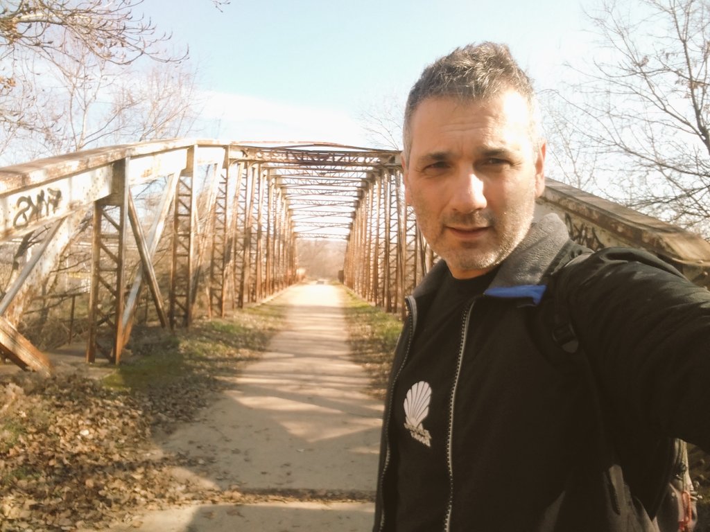 Barrera_Books's tweet photo. Camino de Madrid. Stage 1. My doorstep to Ventas, Madrid.

Between me and Ventas: 2 industrial parks, 4 major towns, 6 freeways, 4 rail crossings and a river. Ouch

#CaminodeMadrid #CaminodeSantiago #AlwaysMadrid #barrerabooks #PongamosQueHabloDeMadrid #myheartinsantiago https://t.co/VLqq5vzFdk