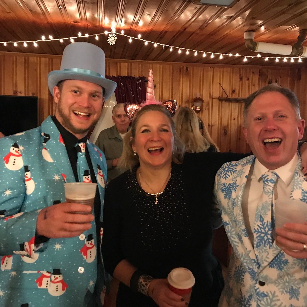 PolecatSkiClub's tweet photo. Some Polecats who are very excited about the upcoming #POWDERDAY this weekend!! #tbt #NYEve #comeskiwithus #skitheeast #skiing #skiclubsinNH https://t.co/es94mjoiVE