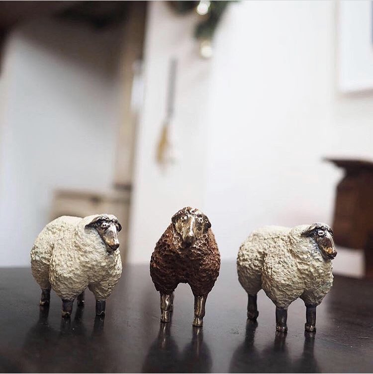 kilbahagallery's tweet photo. We can’t get enough of this tiny bronze flock ❤️ @ClareArtsOffice @LoveIRELANDNow @IHILmagazine @MunstrInteriors @ArtBuyerMag https://t.co/z4irV1oxCL
