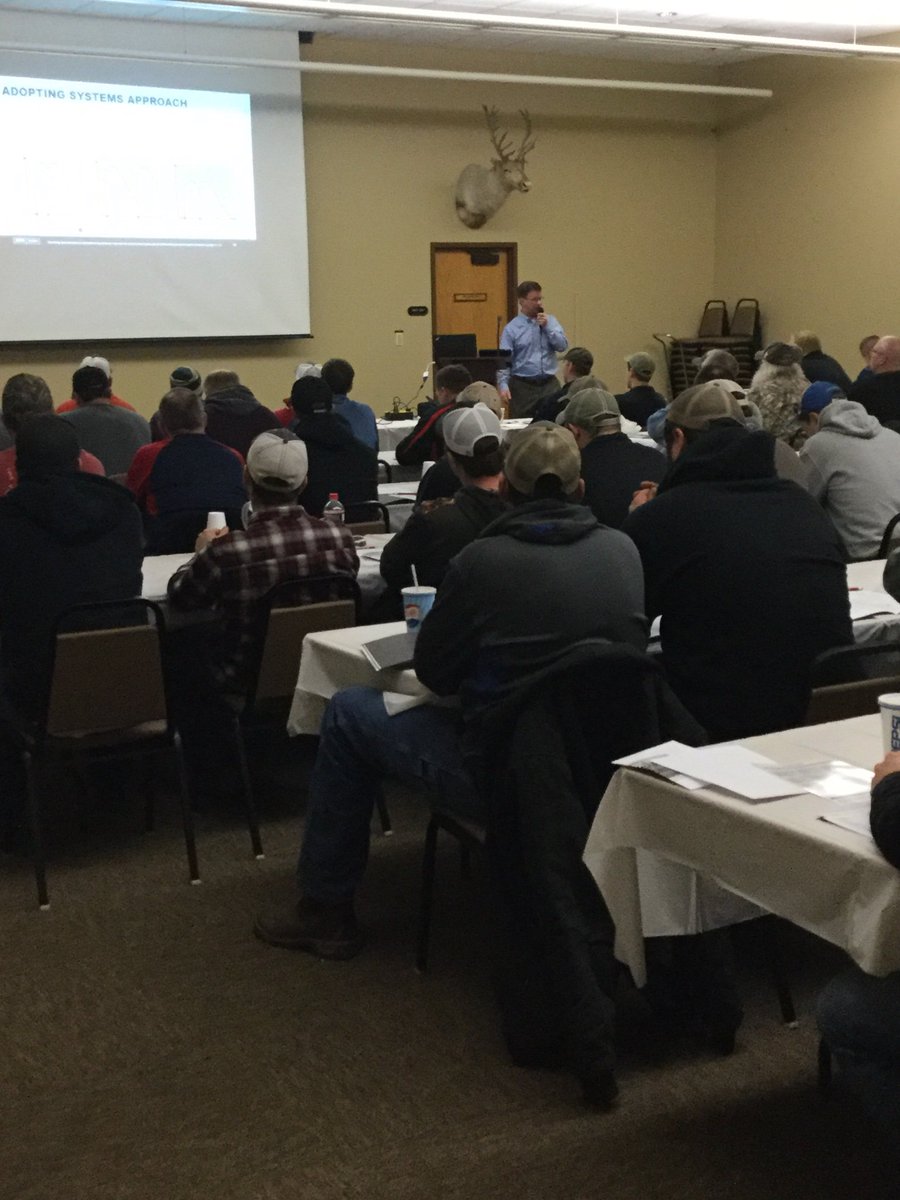 MThomasW's tweet image. Dicamba training, Reed doing presentation.