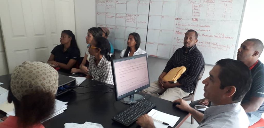 FUNDABITMIRAND's tweet photo. Reunión con el Rector de la UPTB ARGELIA LAYA, Director de Curiculo y FUNDABIT con el fin de establecer acuerdos de Estudio Aperturando la carrera de Ing. en informatica,brindandole oportunidad a los tutores de CBIT en su formación Académica @vane_prieto @MariAlepro https://t.co/ReNoRvVgc3